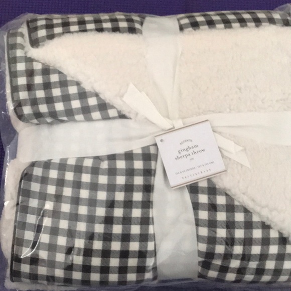 Pottery Barn Bedding Pottery Barn Gingham Check Sherpa Throw